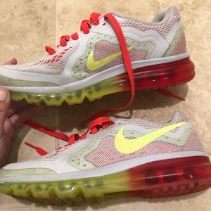Super fun Nike Air Max perfect colors for spring☀️